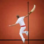 Joueur de pelote basque sur un fronton